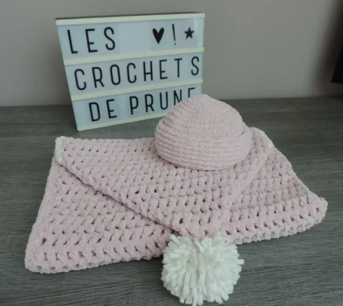 Les-crochets-de-prune-bébé-cocon-naissance-rose1