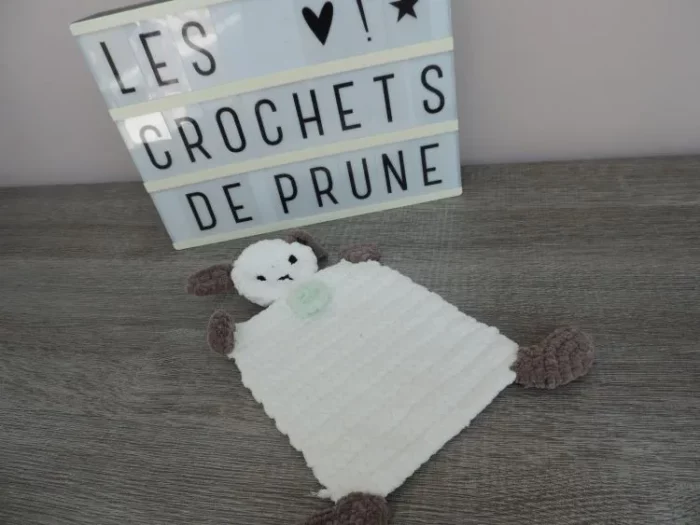 Les-crochets-de-prune-doudou-doudou-plat-chien2