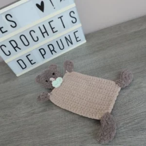 Les-crochets-de-prune-doudou-doudou-plat-ourson1