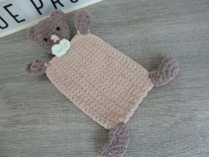 Les-crochets-de-prune-doudou-doudou-plat-ourson2