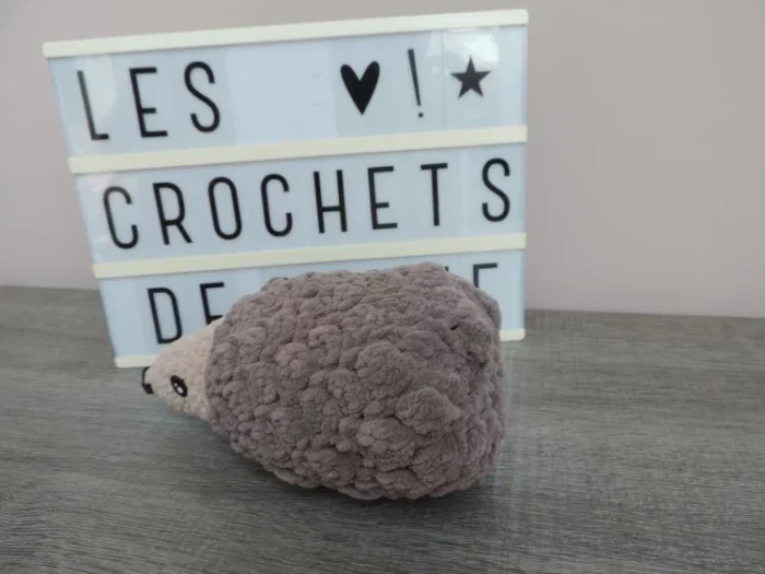 les-crochets-de-prune-doudou-maman-hérisson1