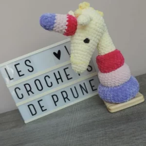 les-crochets-de-prune-jouets-tour-gigogne-licorne1