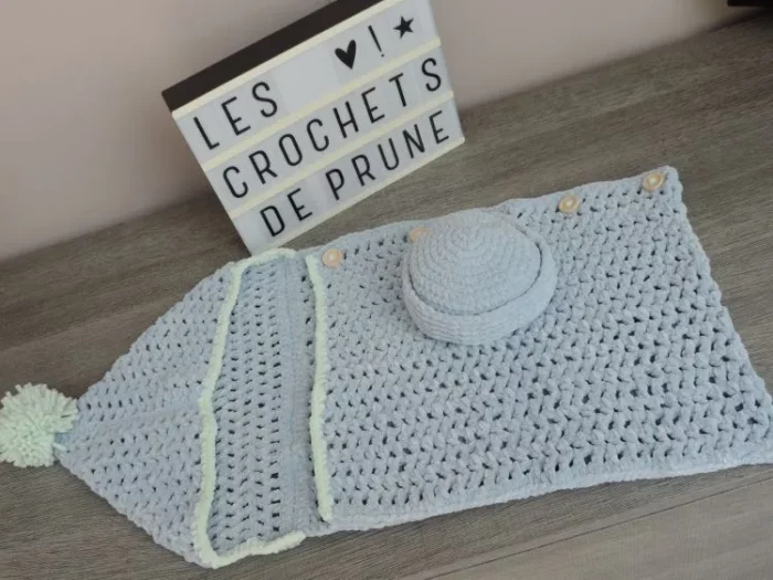 Les-crochets-de-prune-bébé-cocon-naissance-bleu2