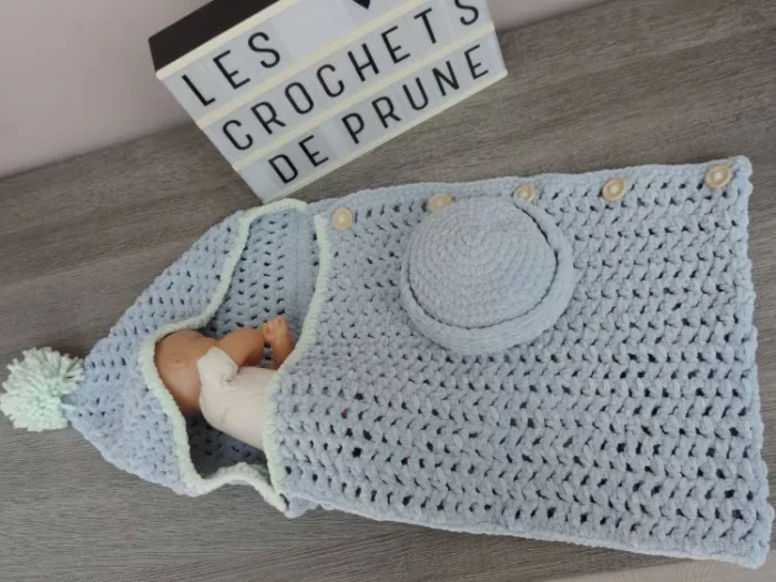 Les-crochets-de-prune-bébé-cocon-naissance-bleu3