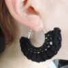 Les Crochets de Prune - créoles noires profil
