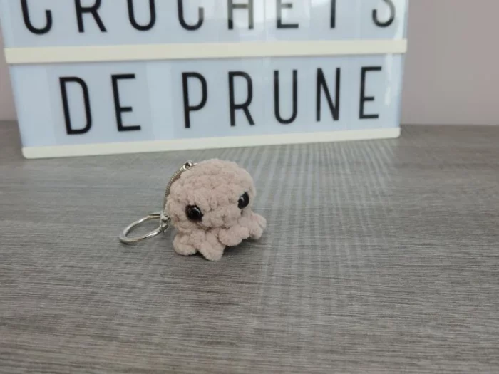 Les Crochets de Prune - porte clés pieuvre marron clair