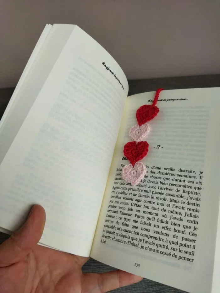 Les Crochets de Prune - marque page livre