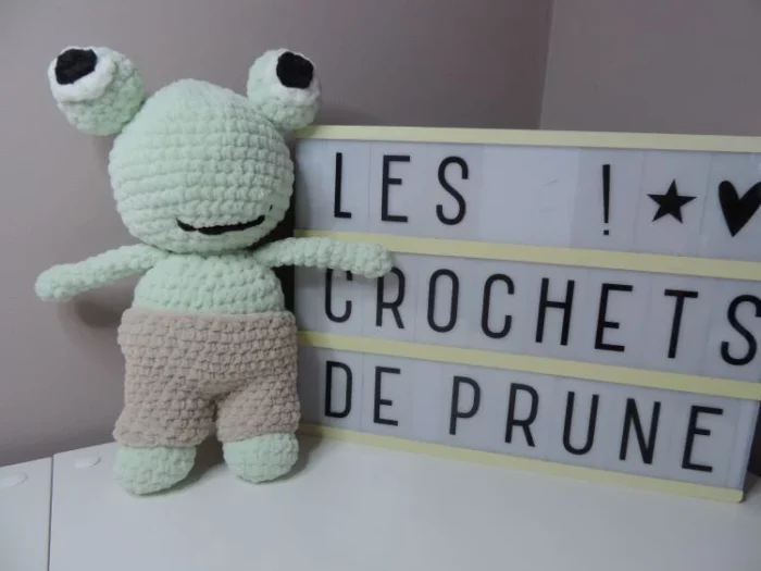 Doudou grenouille au crochet