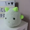 Doudou monstre au crochet : monstre à cornes – Image 3