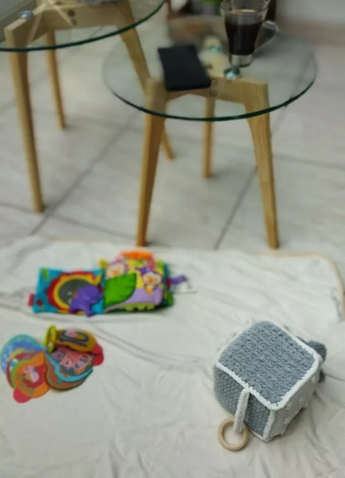 cube sensoriel éléphant inspiré de Montessori