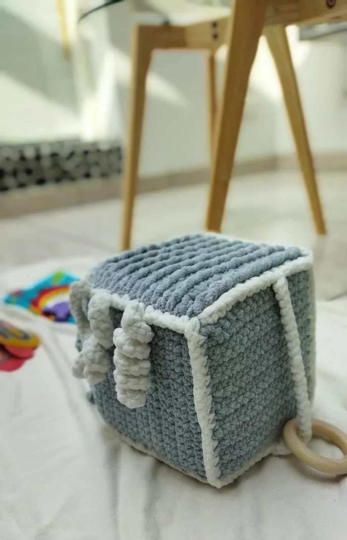 cube sensoriel éléphant inspiré de Montessori