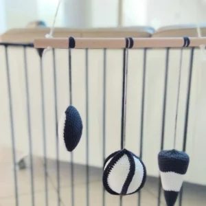 Mobile Montessori Munari noir et blanc