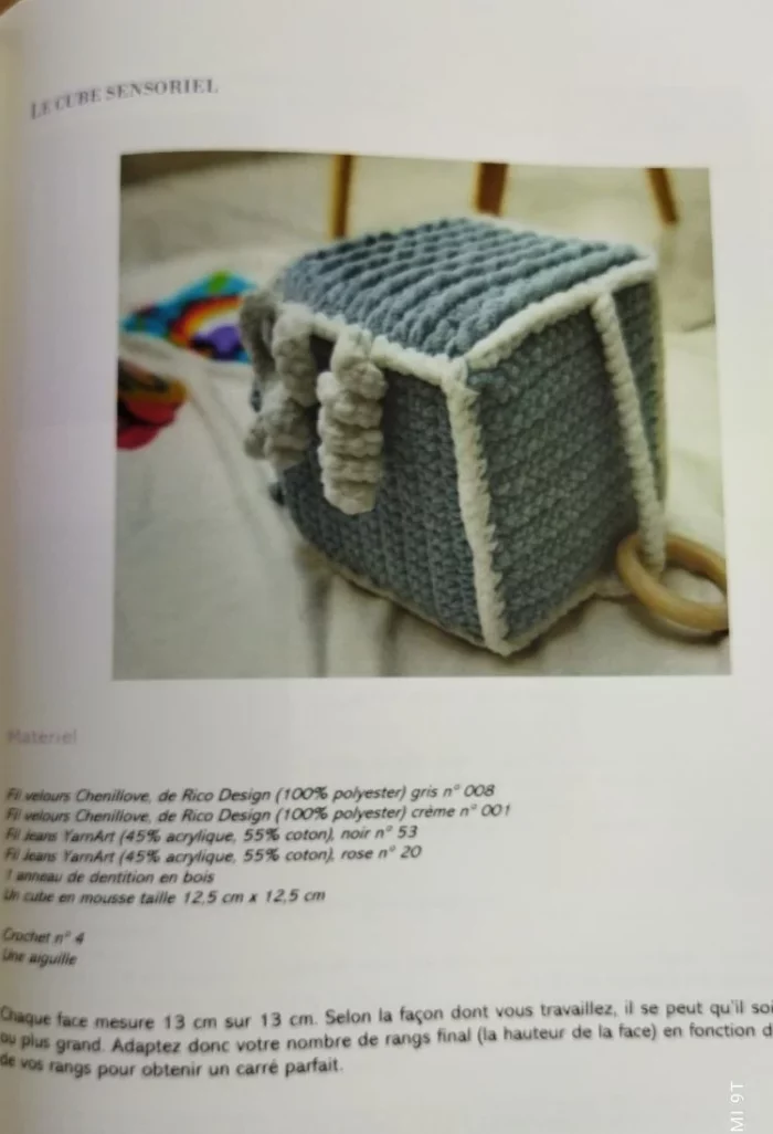 Patron au crochet cube sensoriel Montessori