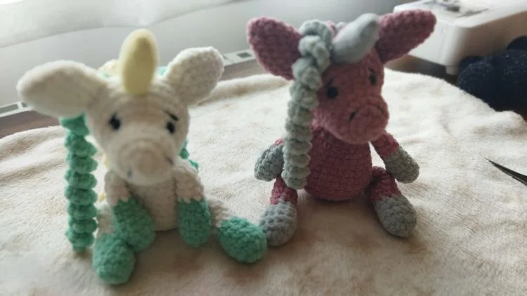 Licorne au crochet faite main, doudou amigurumi tout doux pour bébé – Image 3