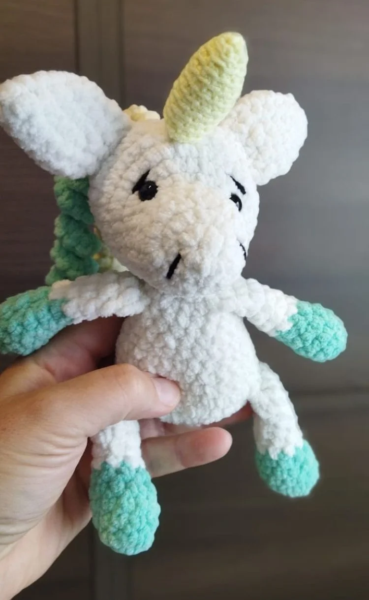 Licorne au crochet faite main, doudou amigurumi tout doux pour bébé